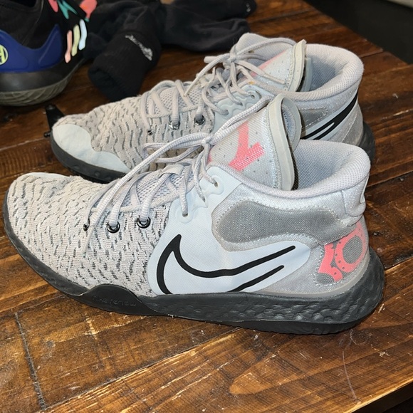 Men’s grey 11.5 sneakers great condition - Picture 4 of 6